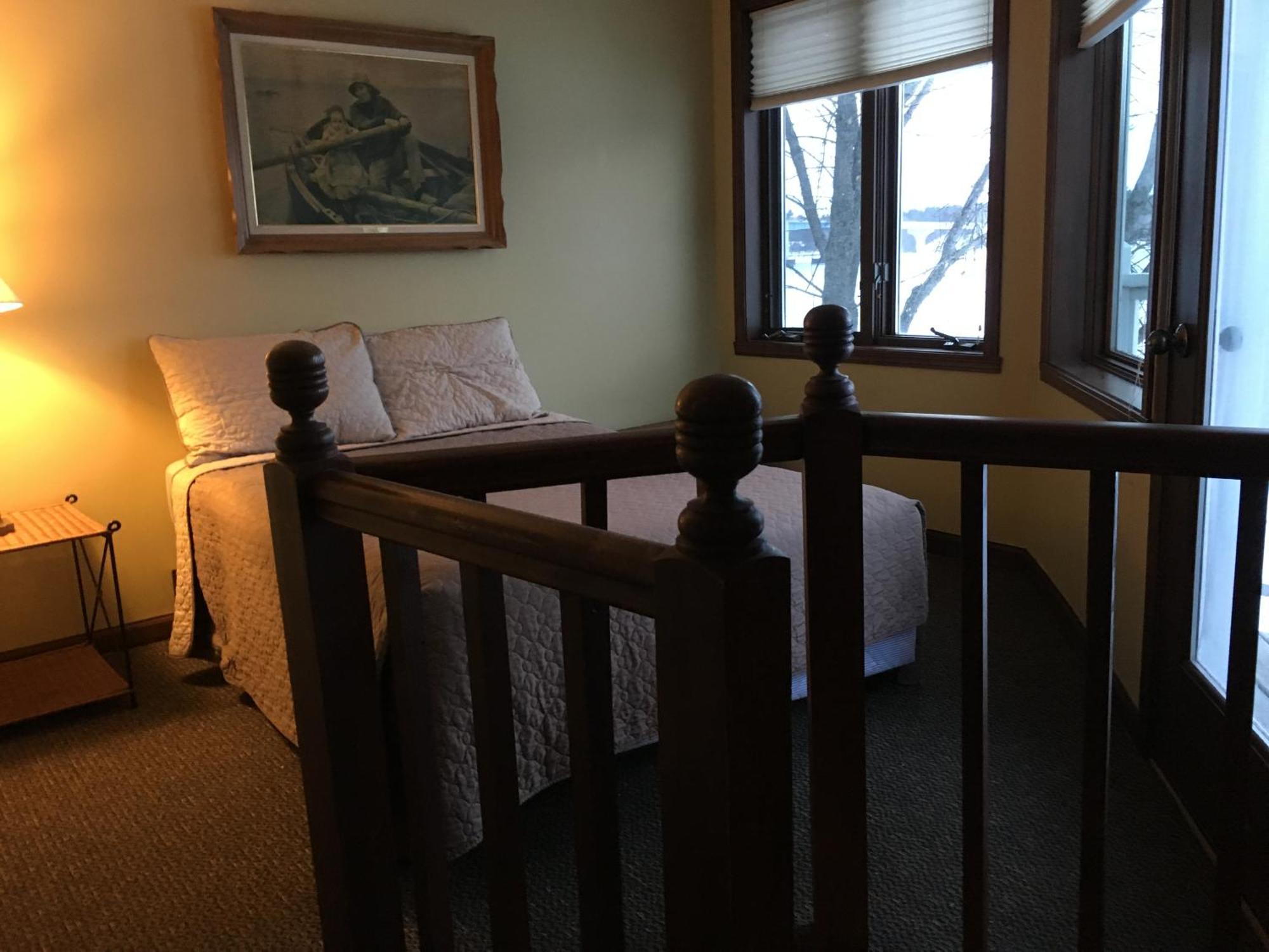 Snug Harbor Inn Sturgeon Bay Exterior foto