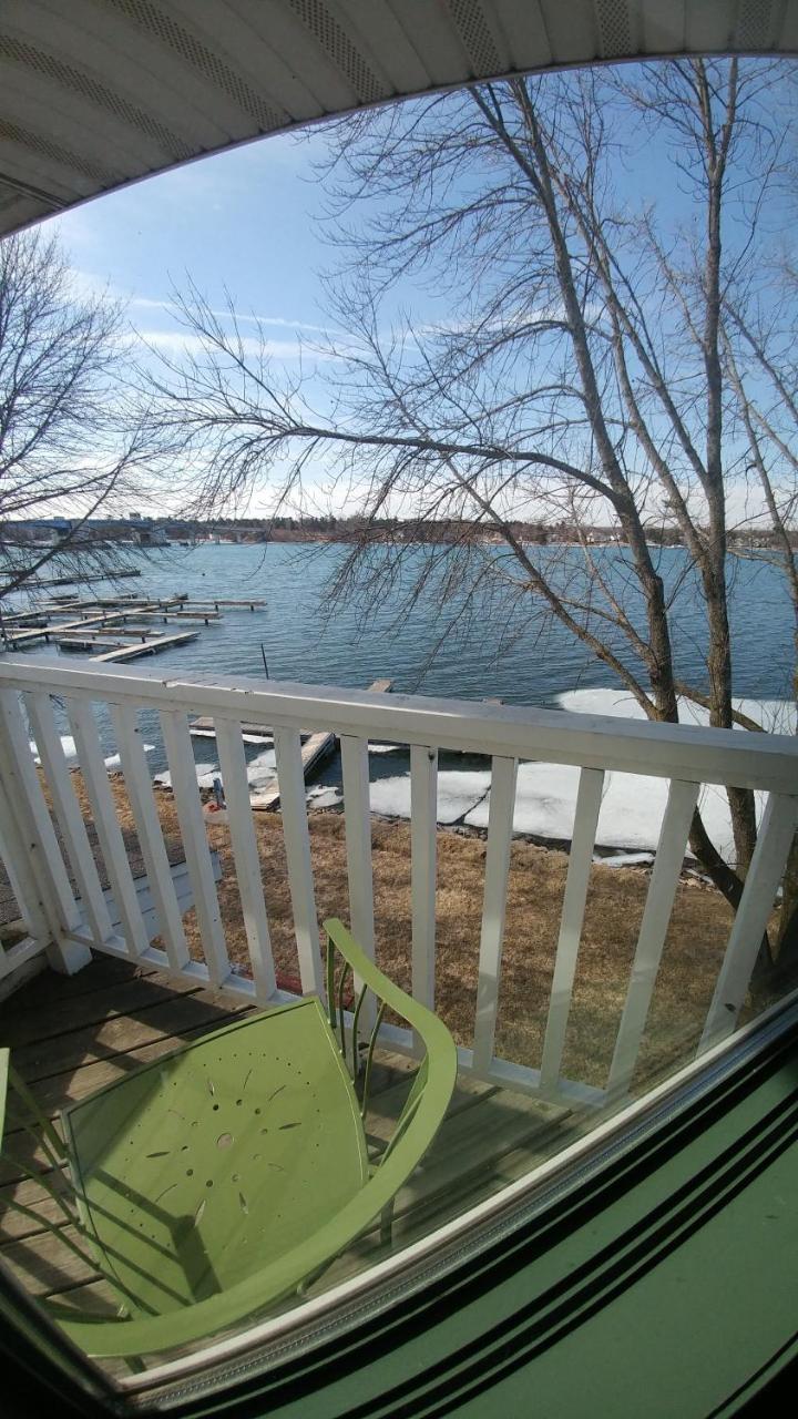 Snug Harbor Inn Sturgeon Bay Exterior foto